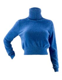 pulover damă albastru scurt și pufos pe gât